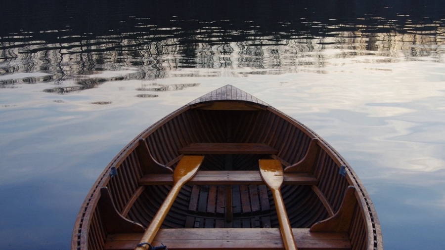 boat-731485_960_720-min